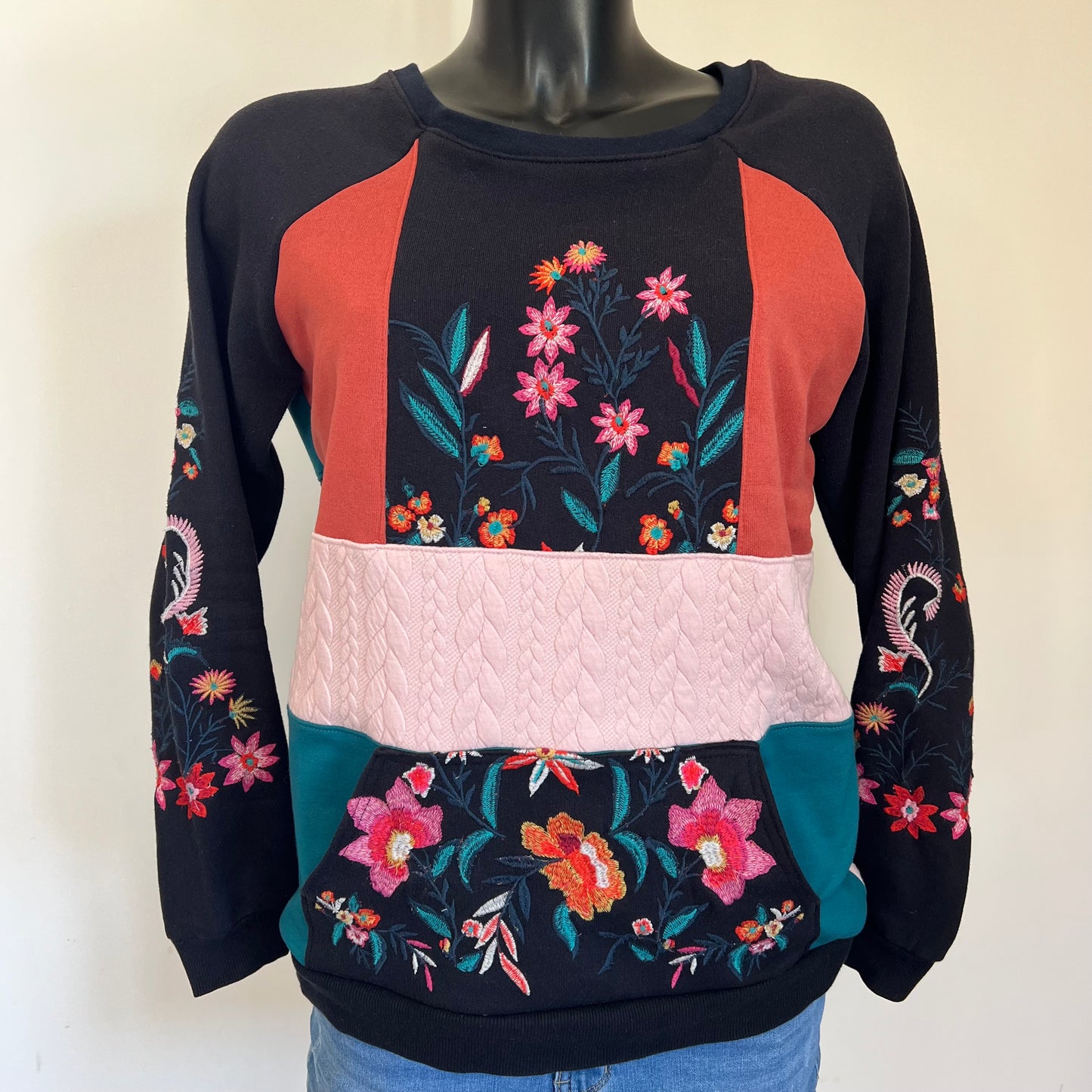 Sweat fleuri brodé