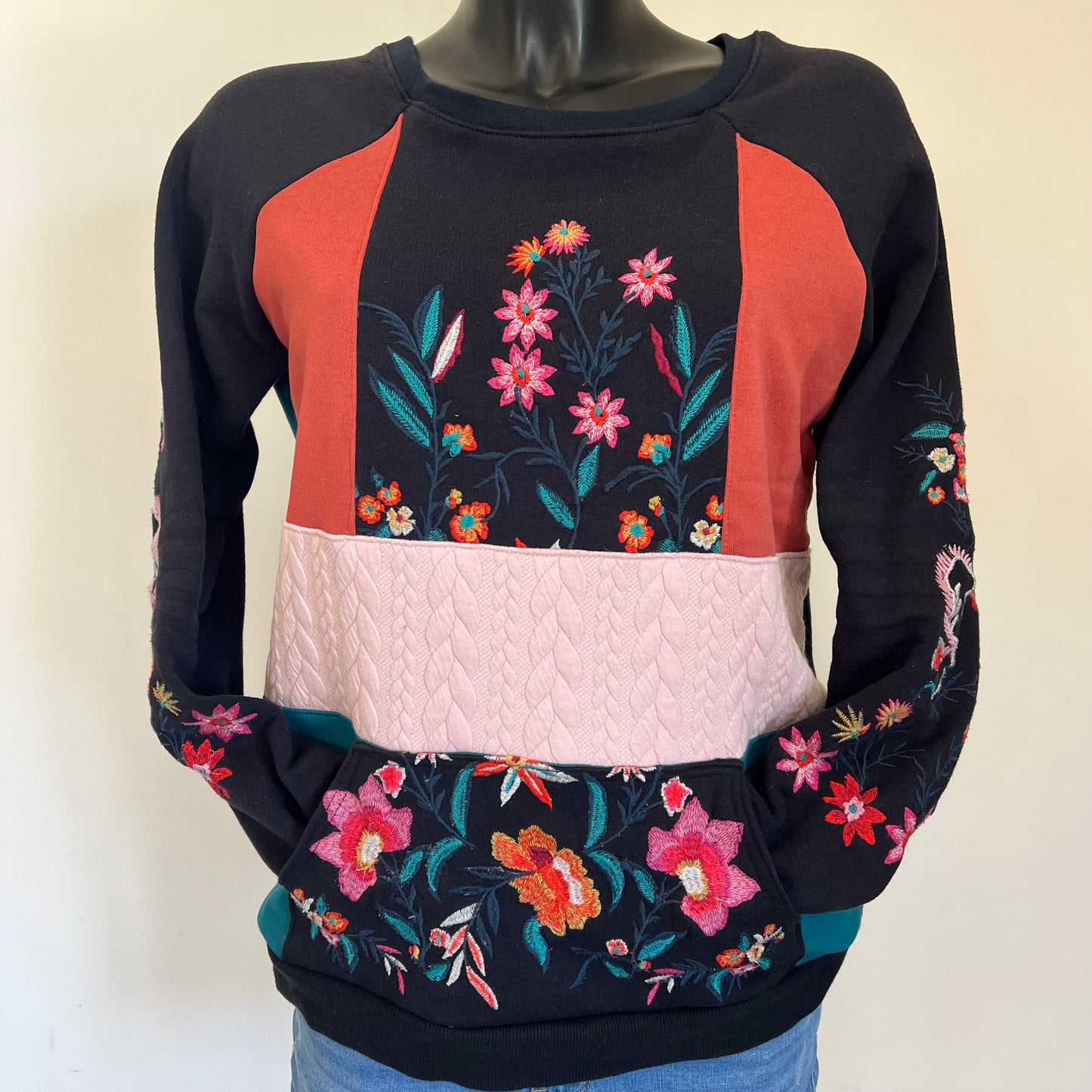 Sweat fleuri brodé