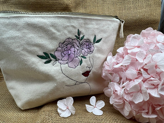 Trousse de toilette brodée