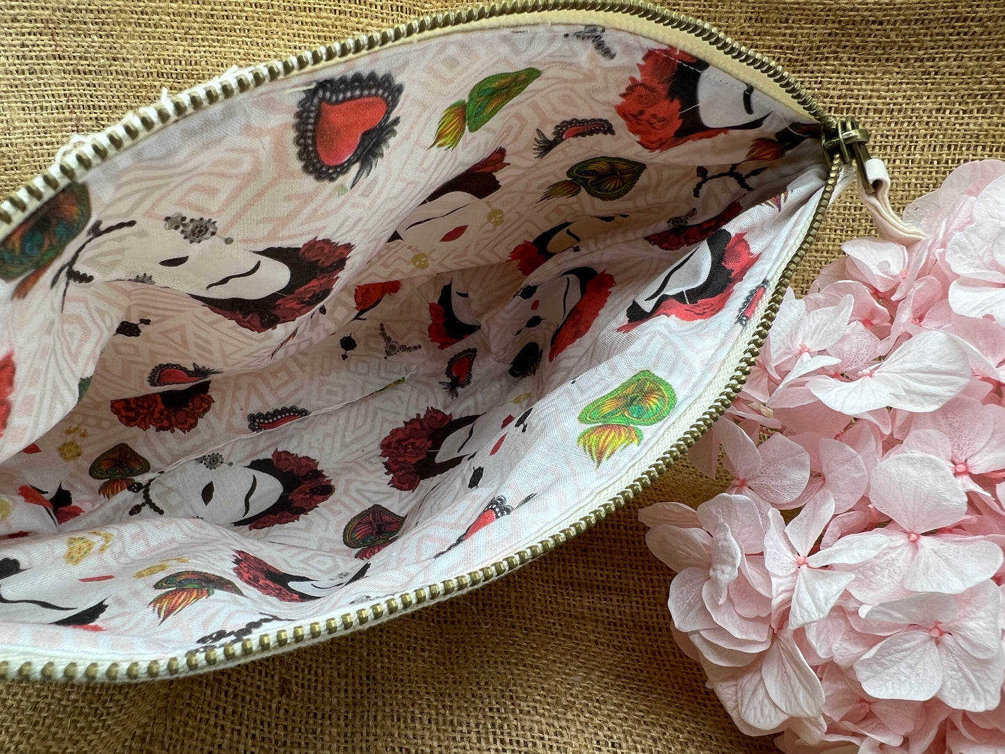Trousse de toilette brodée