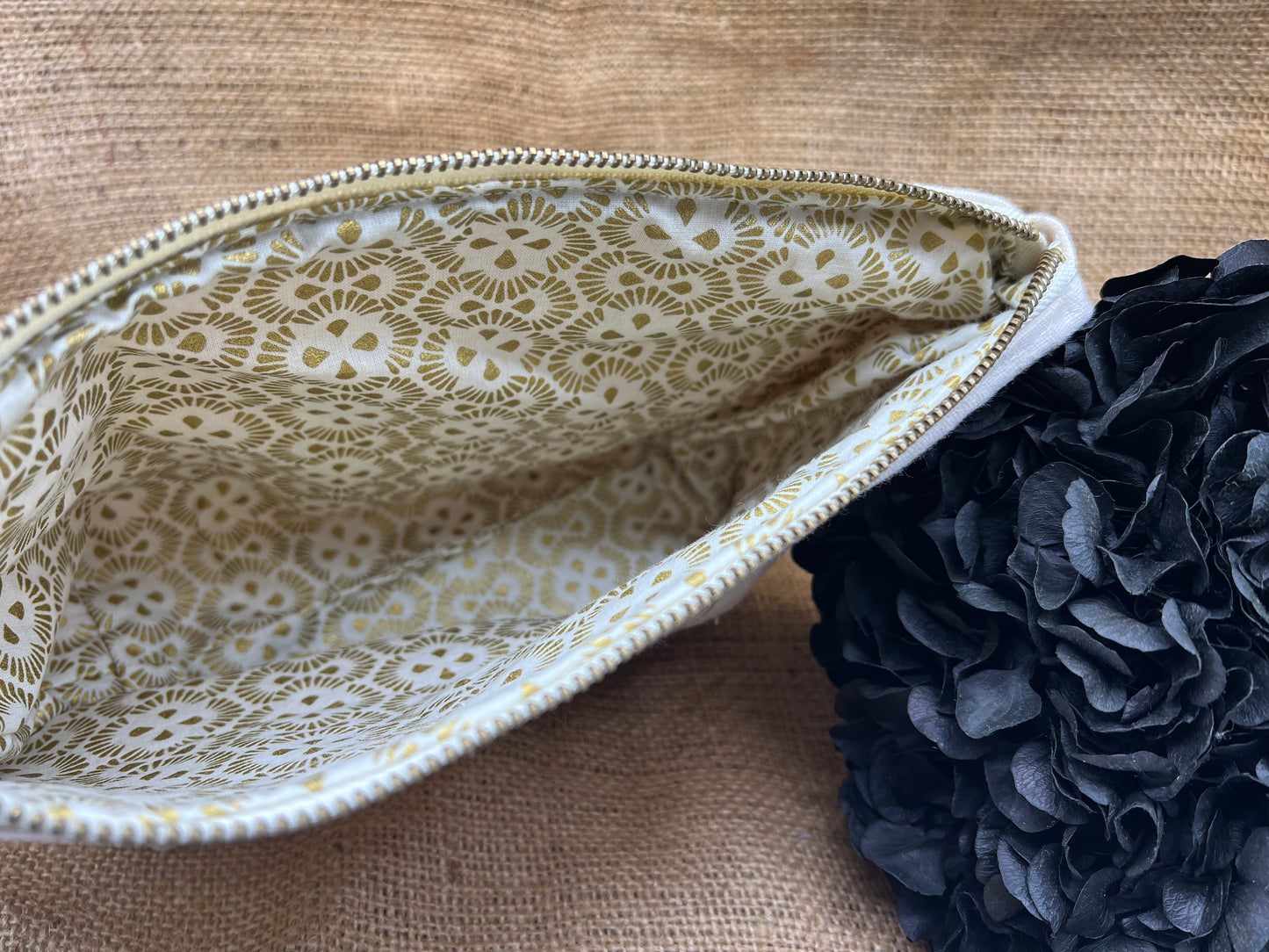 Trousse de toilette brodée